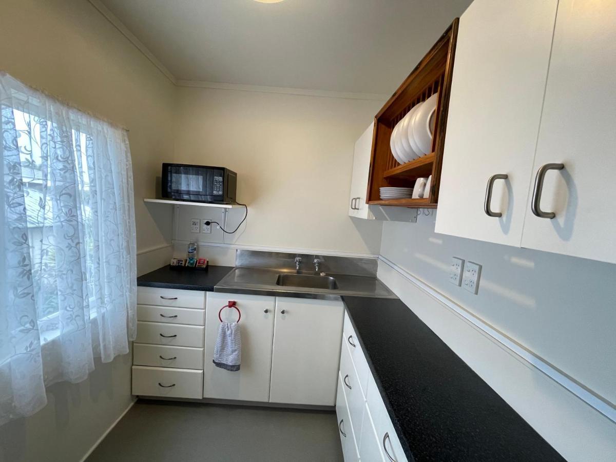 Summer Inn Motel Orewa Buitenkant foto