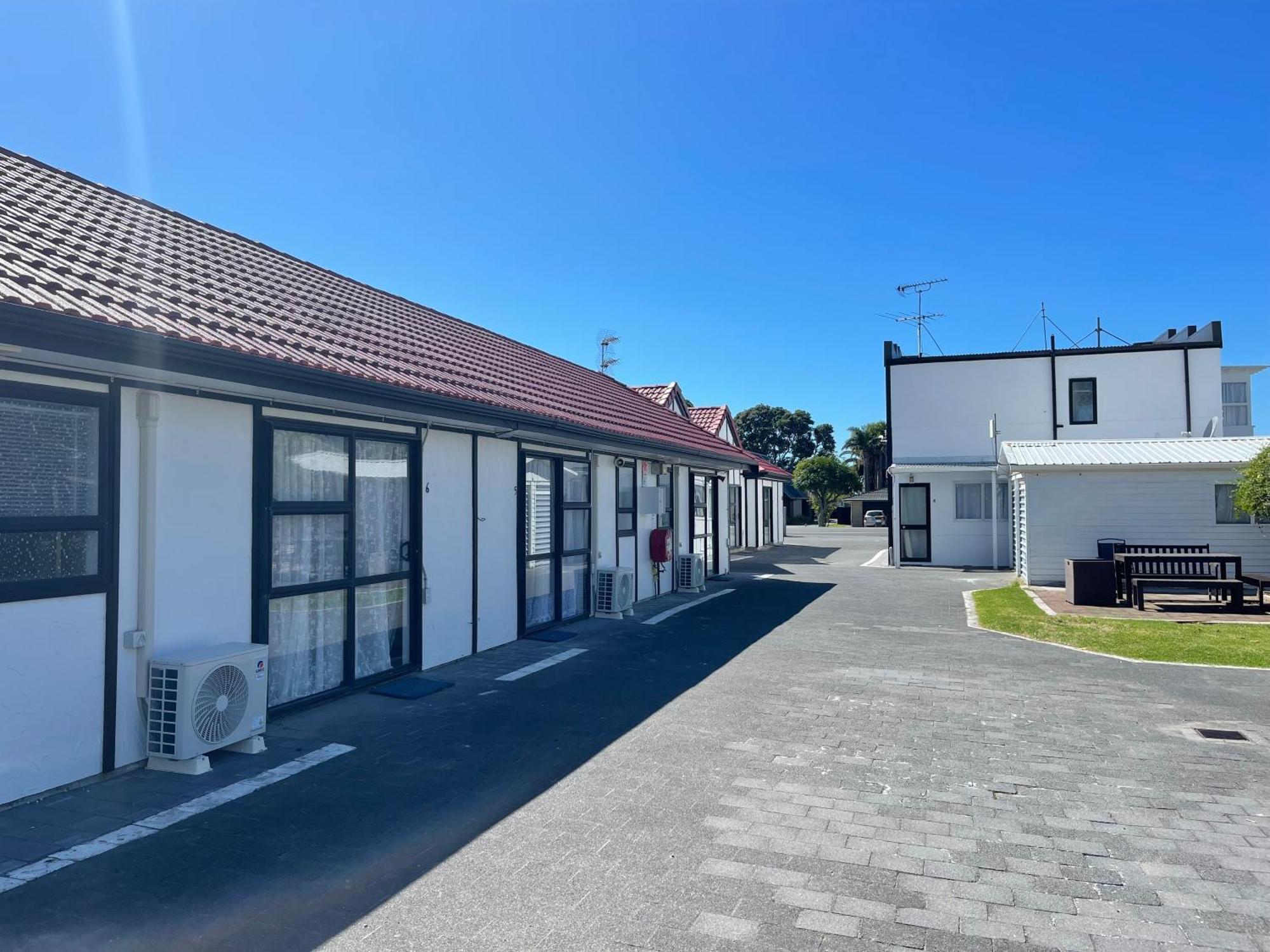 Summer Inn Motel Orewa Buitenkant foto